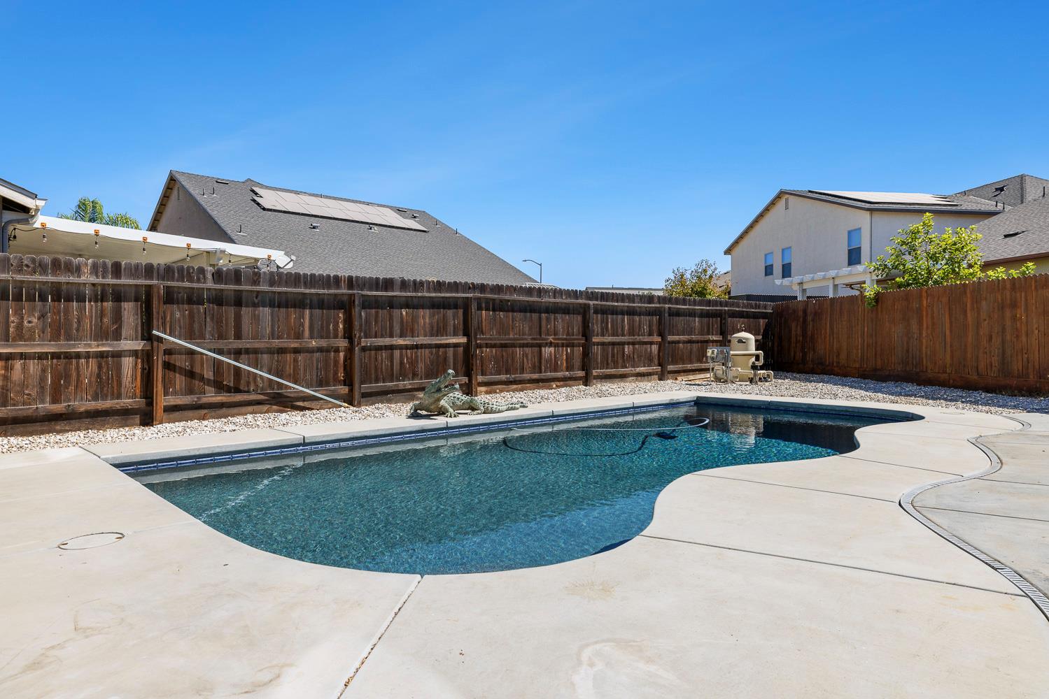 3342 N Carriage Ave, Fresno, CA 93727