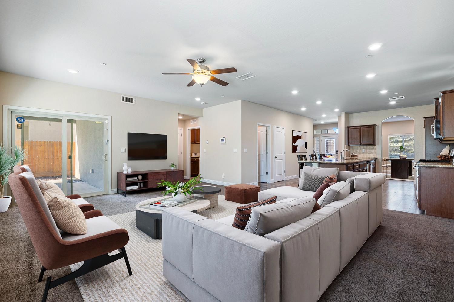 3342 N Carriage Ave, Fresno, CA 93727