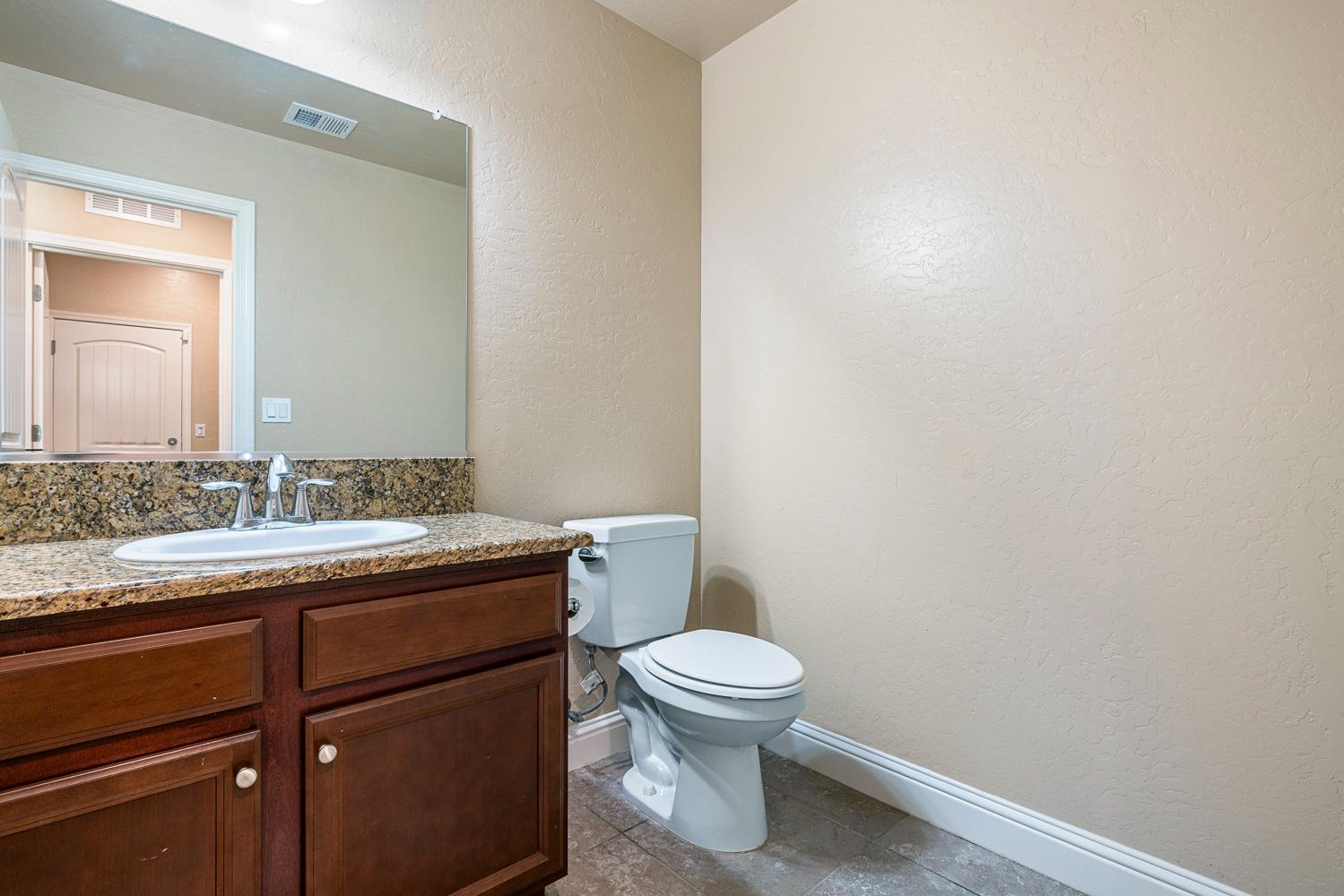 3342 N Carriage Ave, Fresno, CA 93727