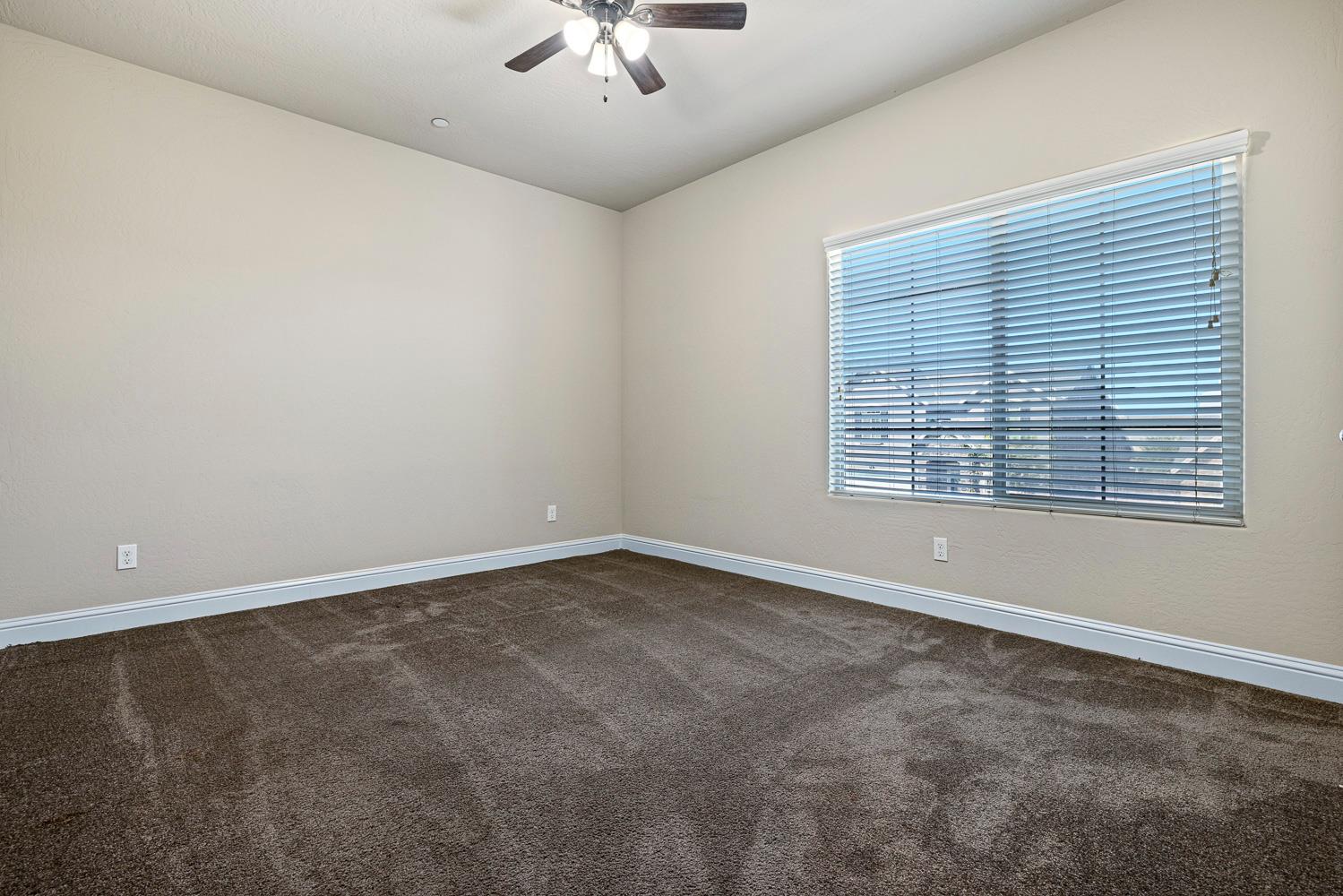 3342 N Carriage Ave, Fresno, CA 93727