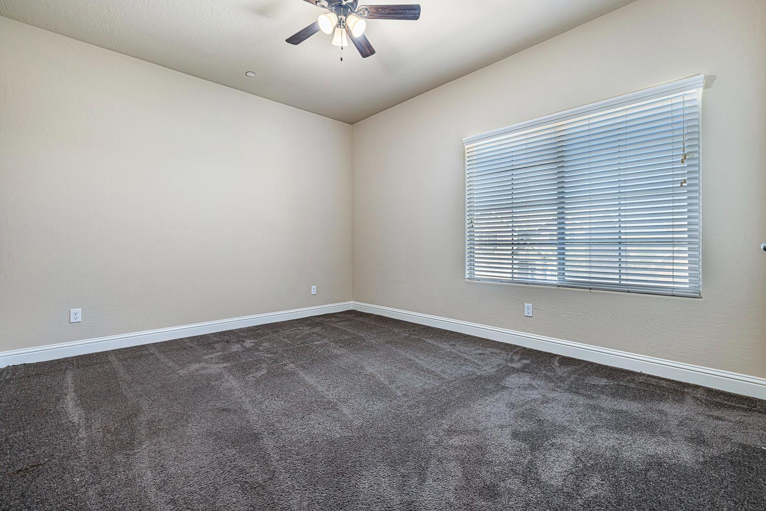 3342 N Carriage Ave, Fresno, CA 93727