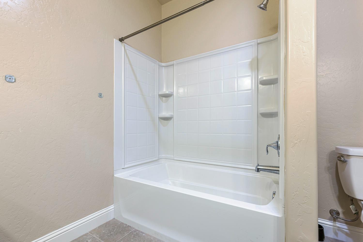 3342 N Carriage Ave, Fresno, CA 93727