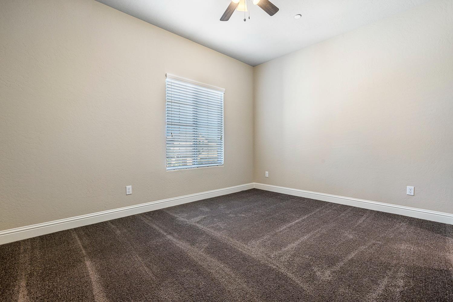 3342 N Carriage Ave, Fresno, CA 93727