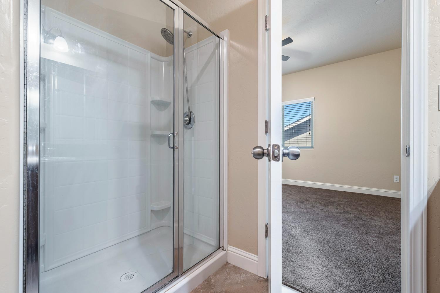 3342 N Carriage Ave, Fresno, CA 93727