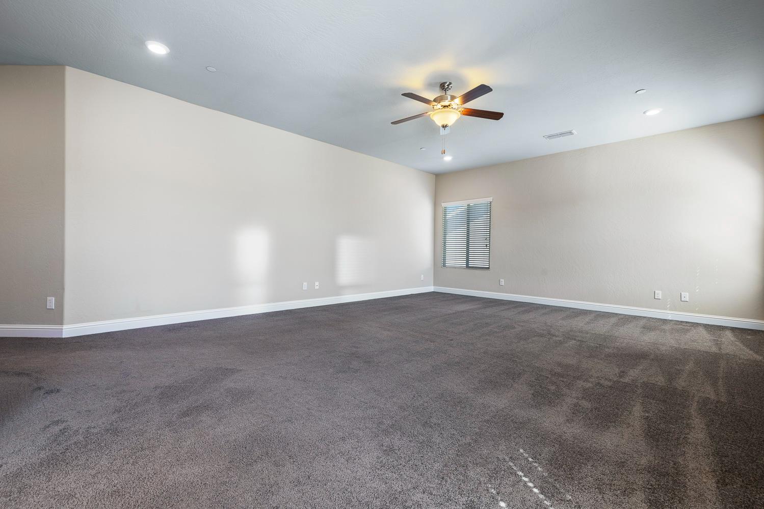 3342 N Carriage Ave, Fresno, CA 93727