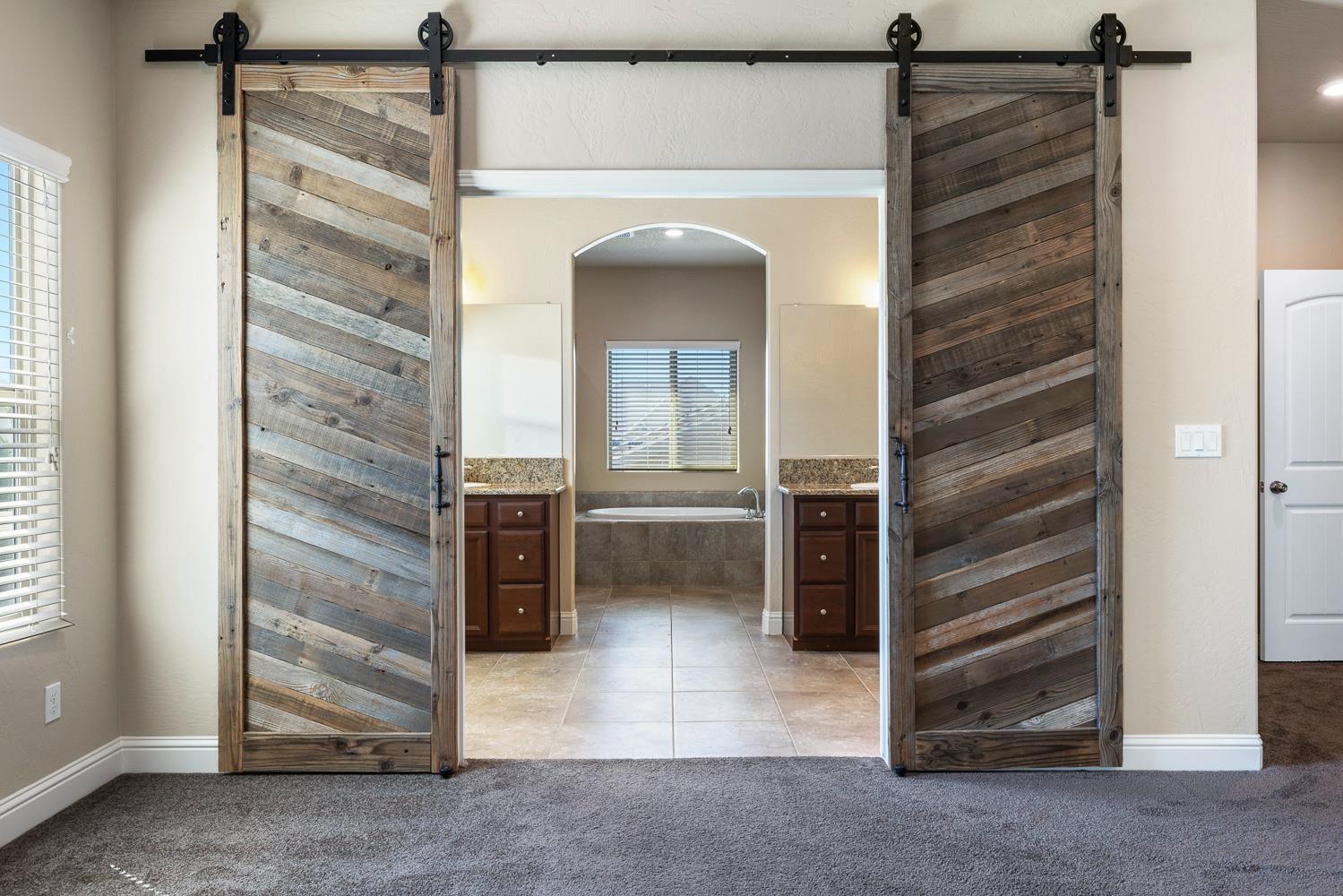 3342 N Carriage Ave, Fresno, CA 93727