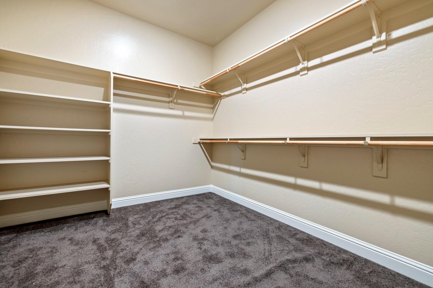 3342 N Carriage Ave, Fresno, CA 93727