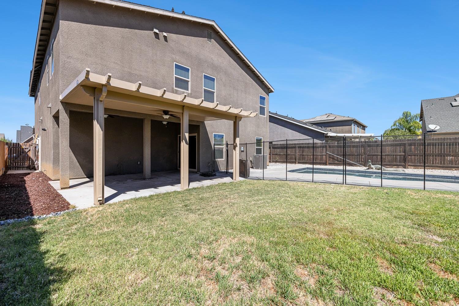 3342 N Carriage Ave, Fresno, CA 93727