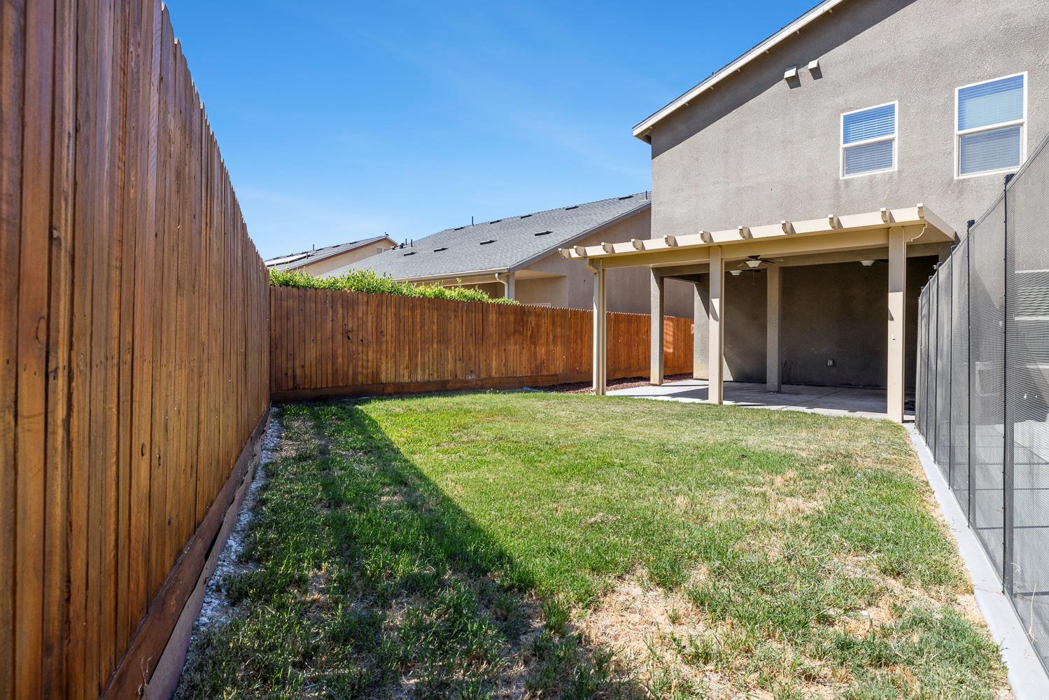 3342 N Carriage Ave, Fresno, CA 93727