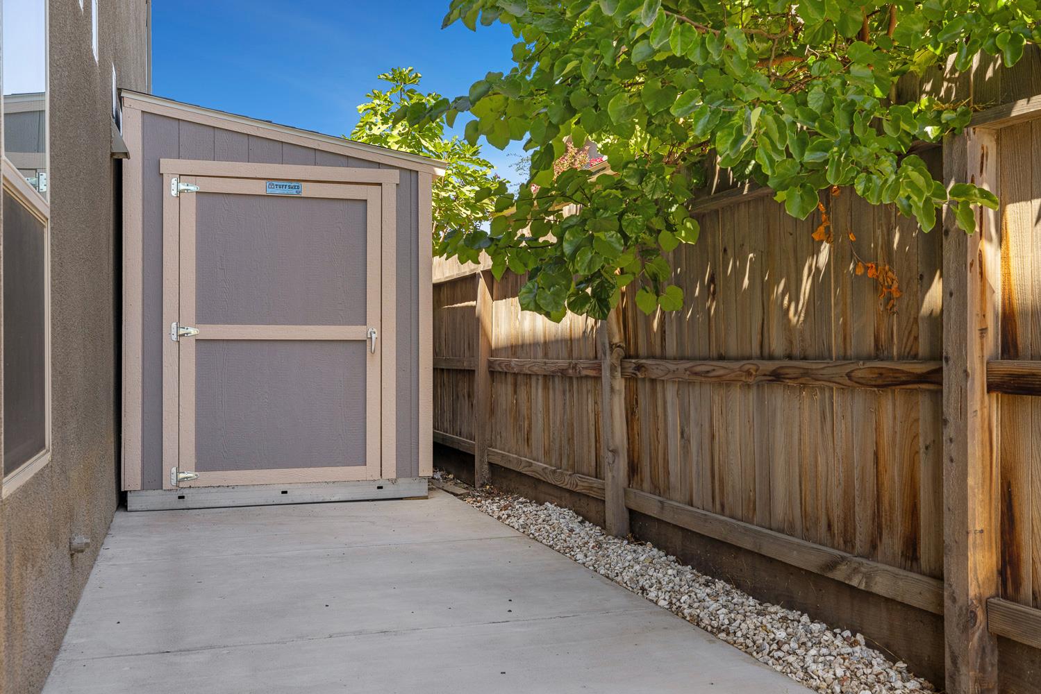 3342 N Carriage Ave, Fresno, CA 93727