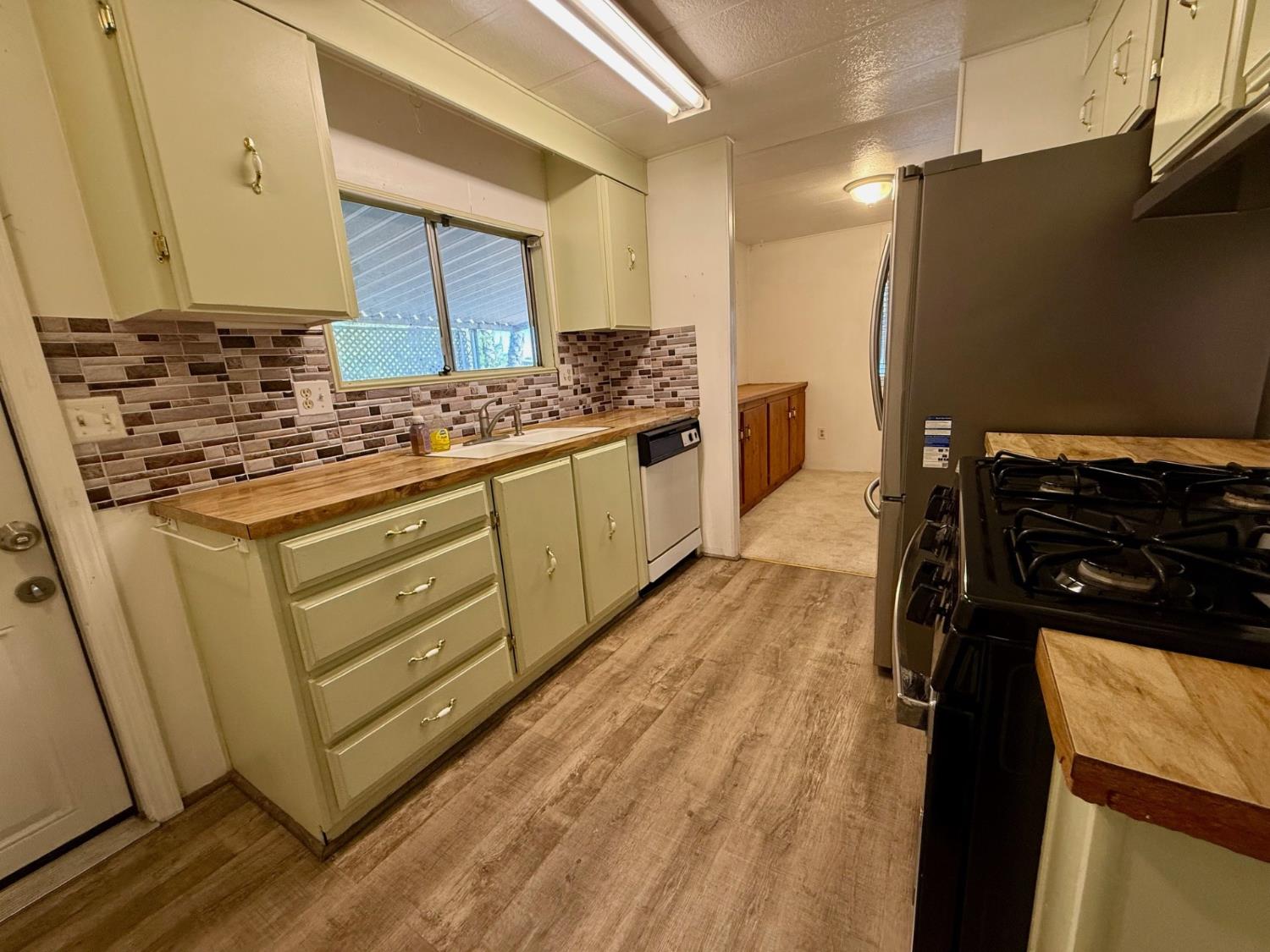 1218 E Cleveland Ave #114, Madera, CA 93638