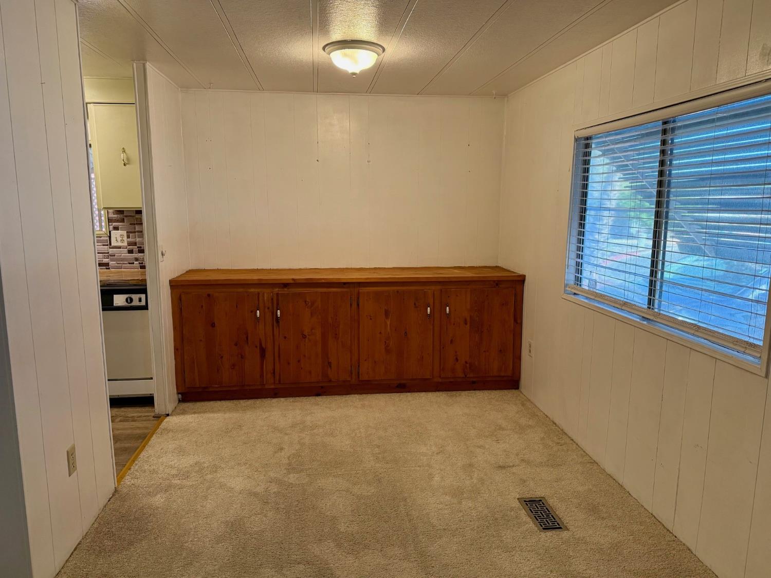 1218 E Cleveland Ave #114, Madera, CA 93638