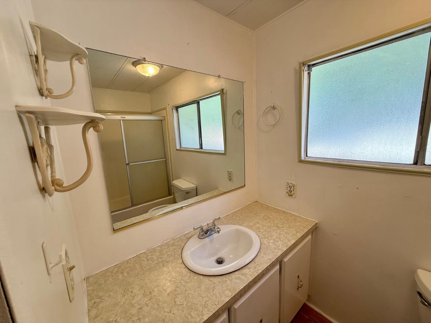 1218 E Cleveland Ave #114, Madera, CA 93638