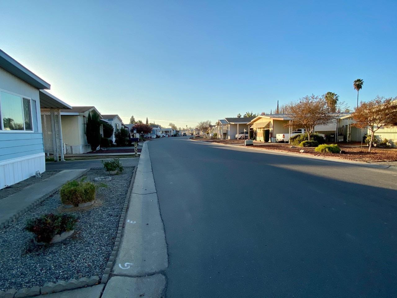 1218 E Cleveland Ave #114, Madera, CA 93638