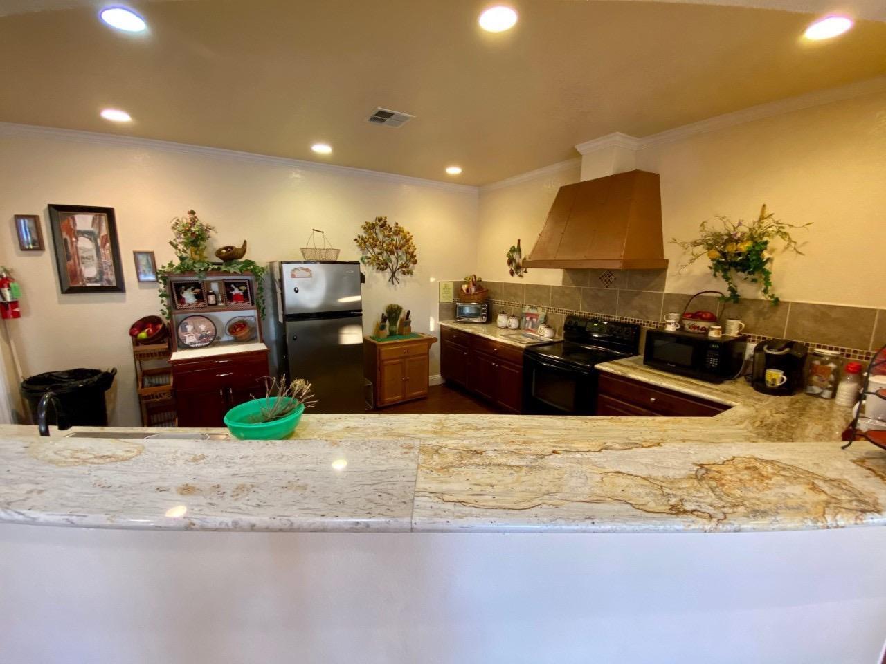 1218 E Cleveland Ave #114, Madera, CA 93638