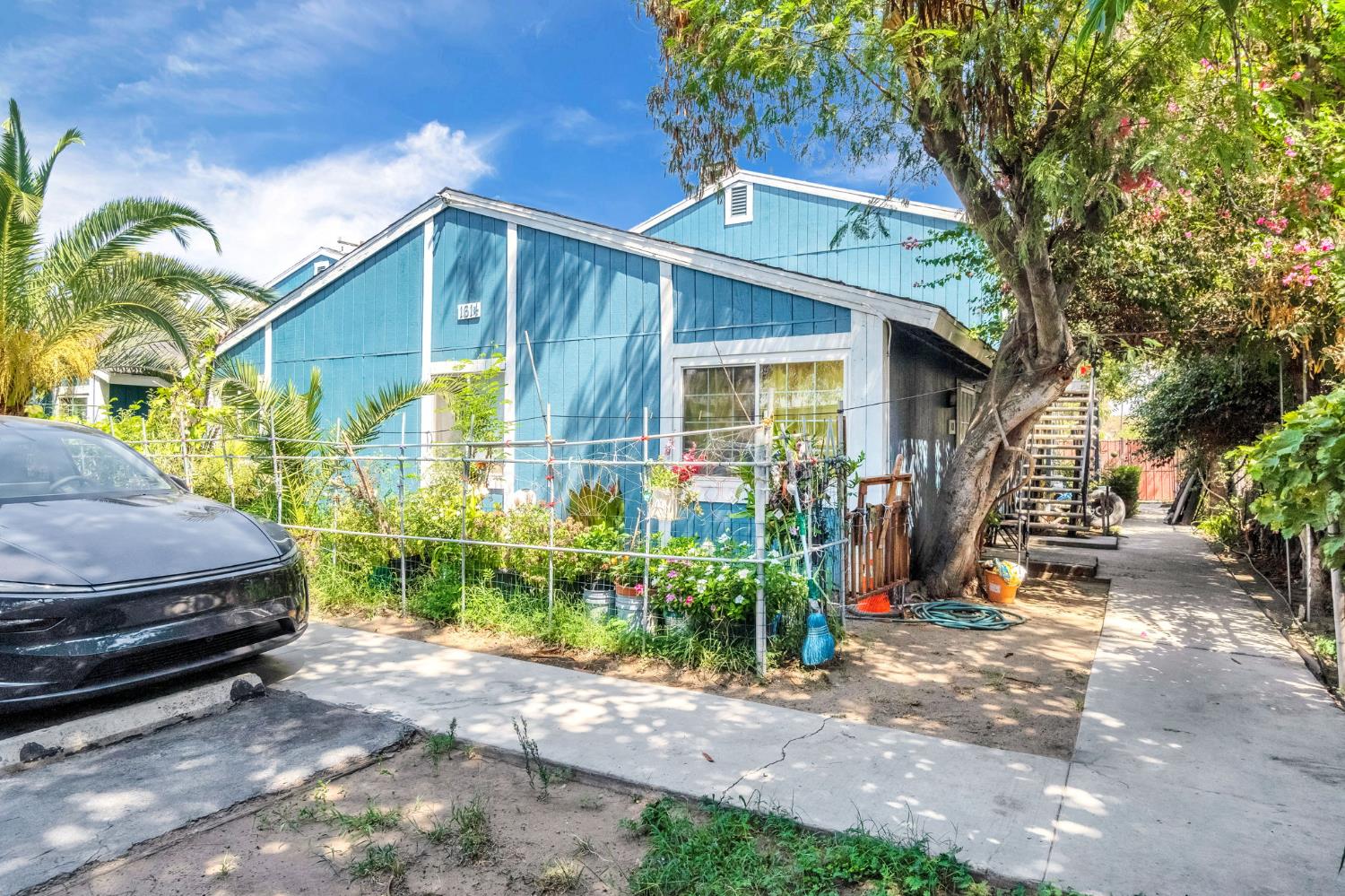 1120 San Joaquin St, Fresno, CA 93706