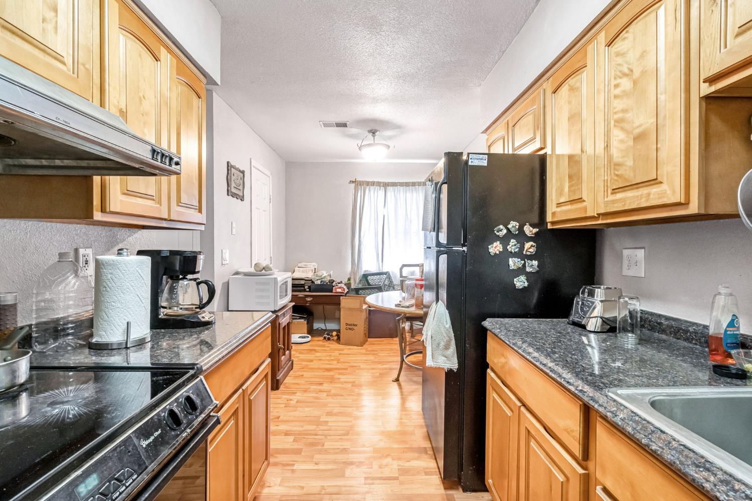 1614 B St, Fresno, CA 93706