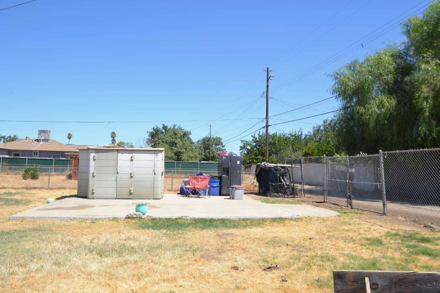 2555 S Lotus Ave, Fresno, CA 93706