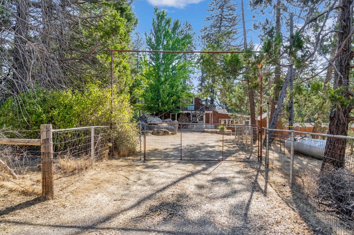 2823 State Highway 49 S, Mariposa, CA 95338