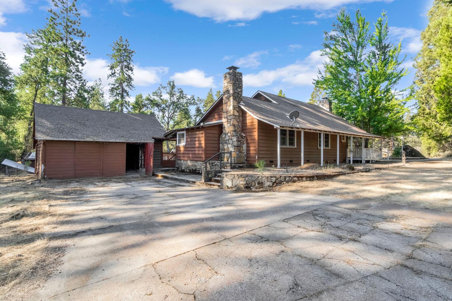 2823 State Highway 49 S, Mariposa, CA 95338