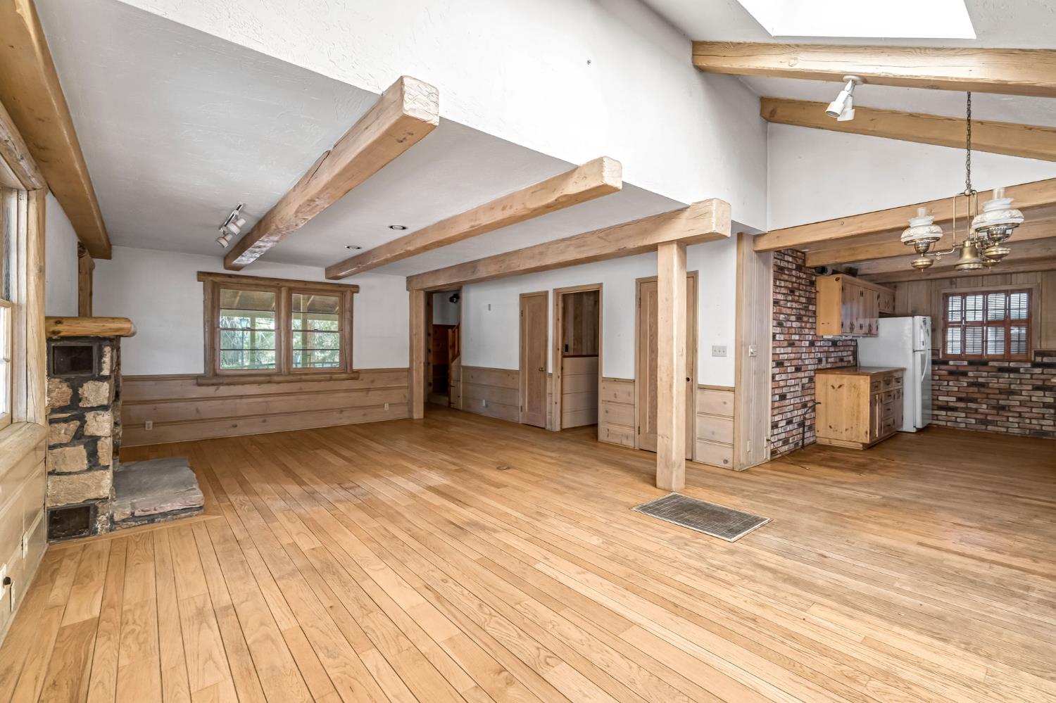 2823 State Highway 49 S, Mariposa, CA 95338