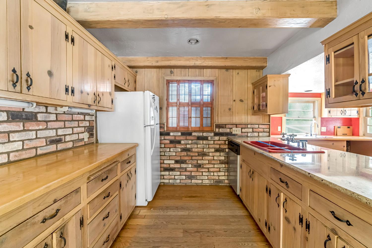 2823 State Highway 49 S, Mariposa, CA 95338