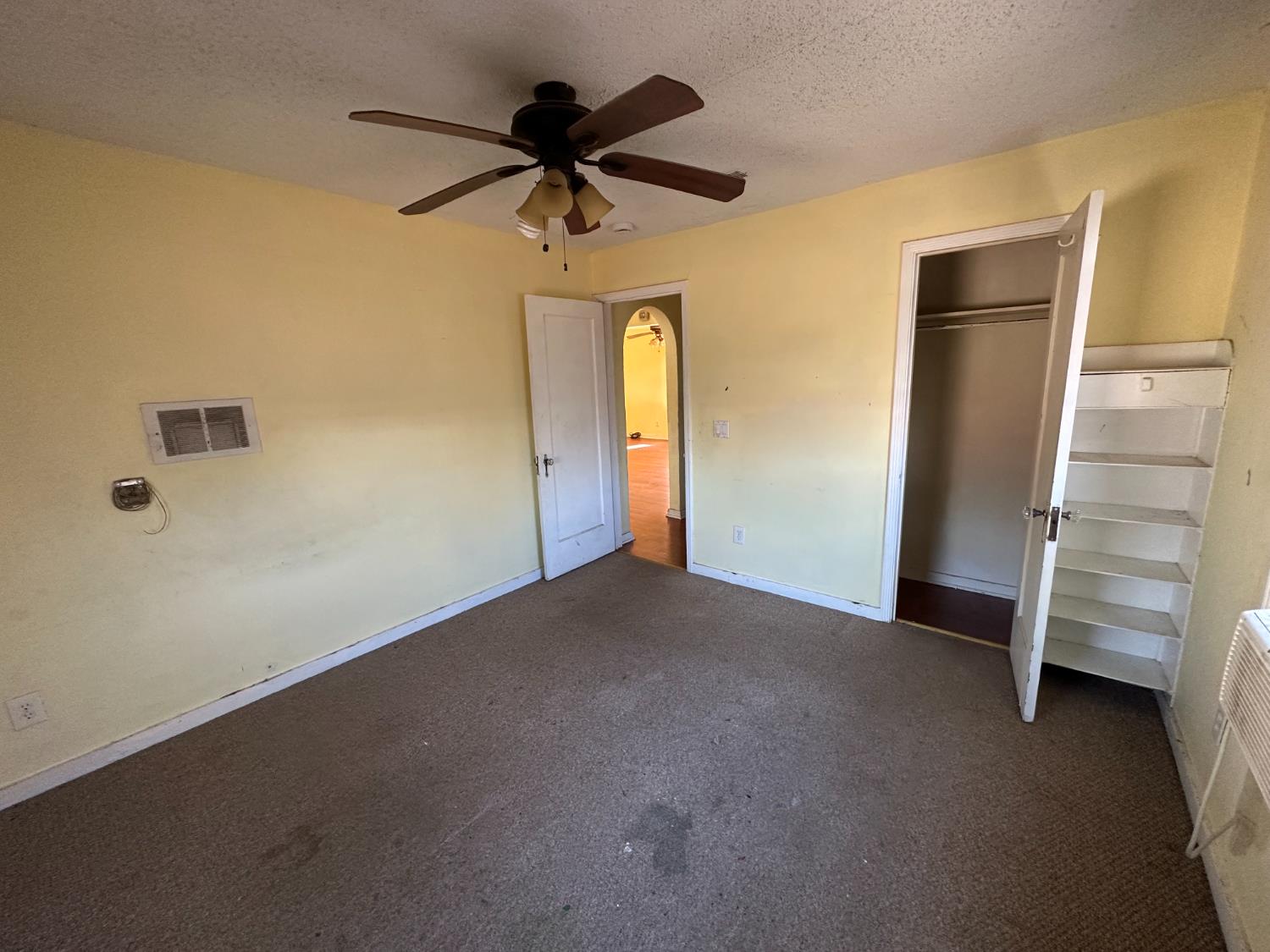309 E San Joaquin St, Avenal, CA 93204