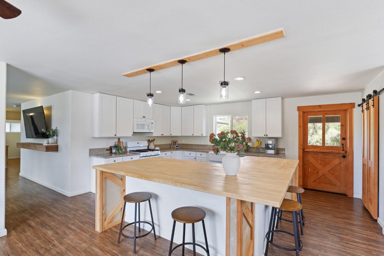 53777 Road 200, O neals, CA 93645