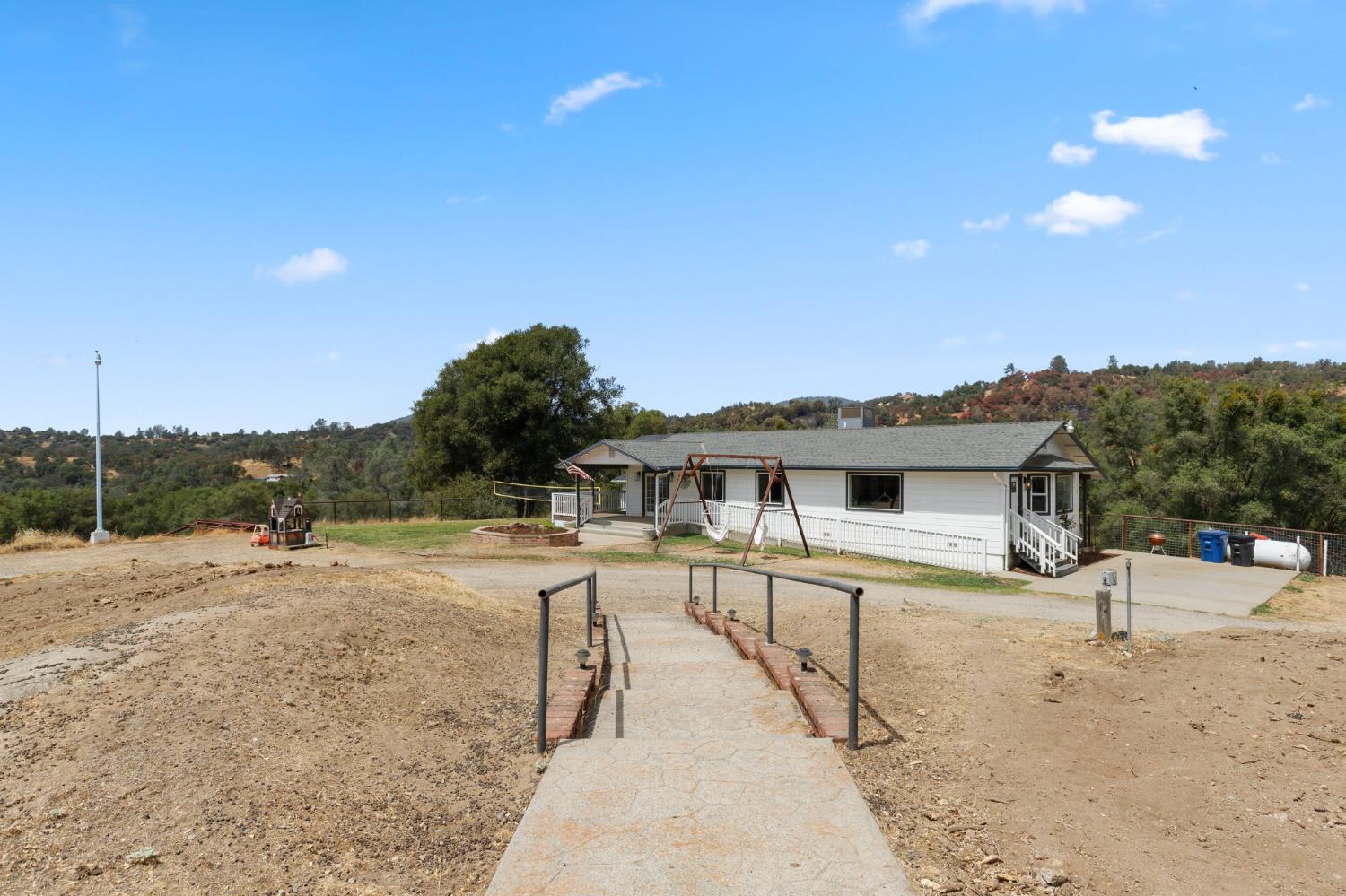 53777 Road 200, O neals, CA 93645