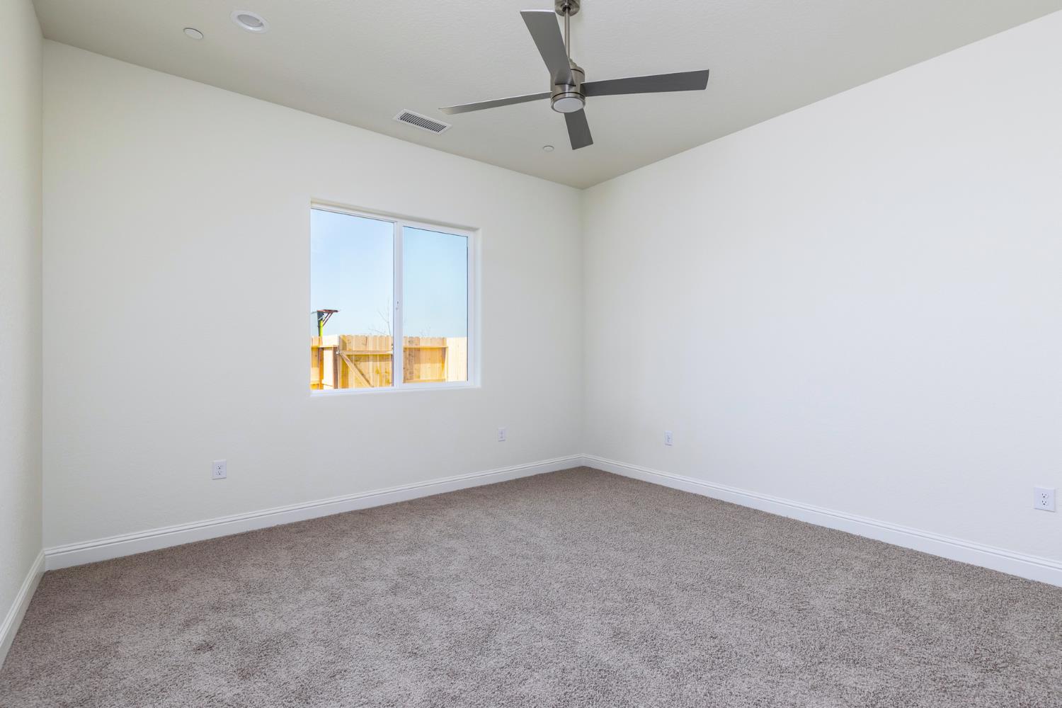 3091 19th Ave, Kingsburg, CA 93631