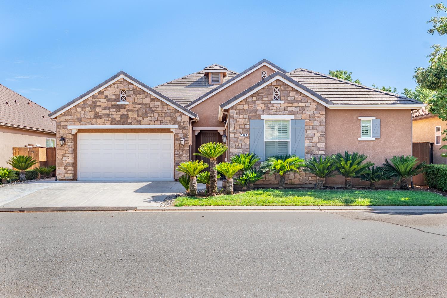 3560 Bloomfield Ln, Clovis, CA 93619