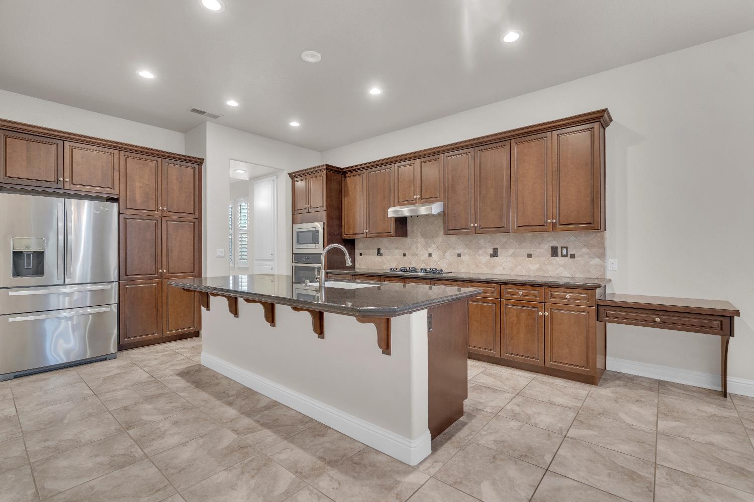 3560 Bloomfield Ln, Clovis, CA 93619