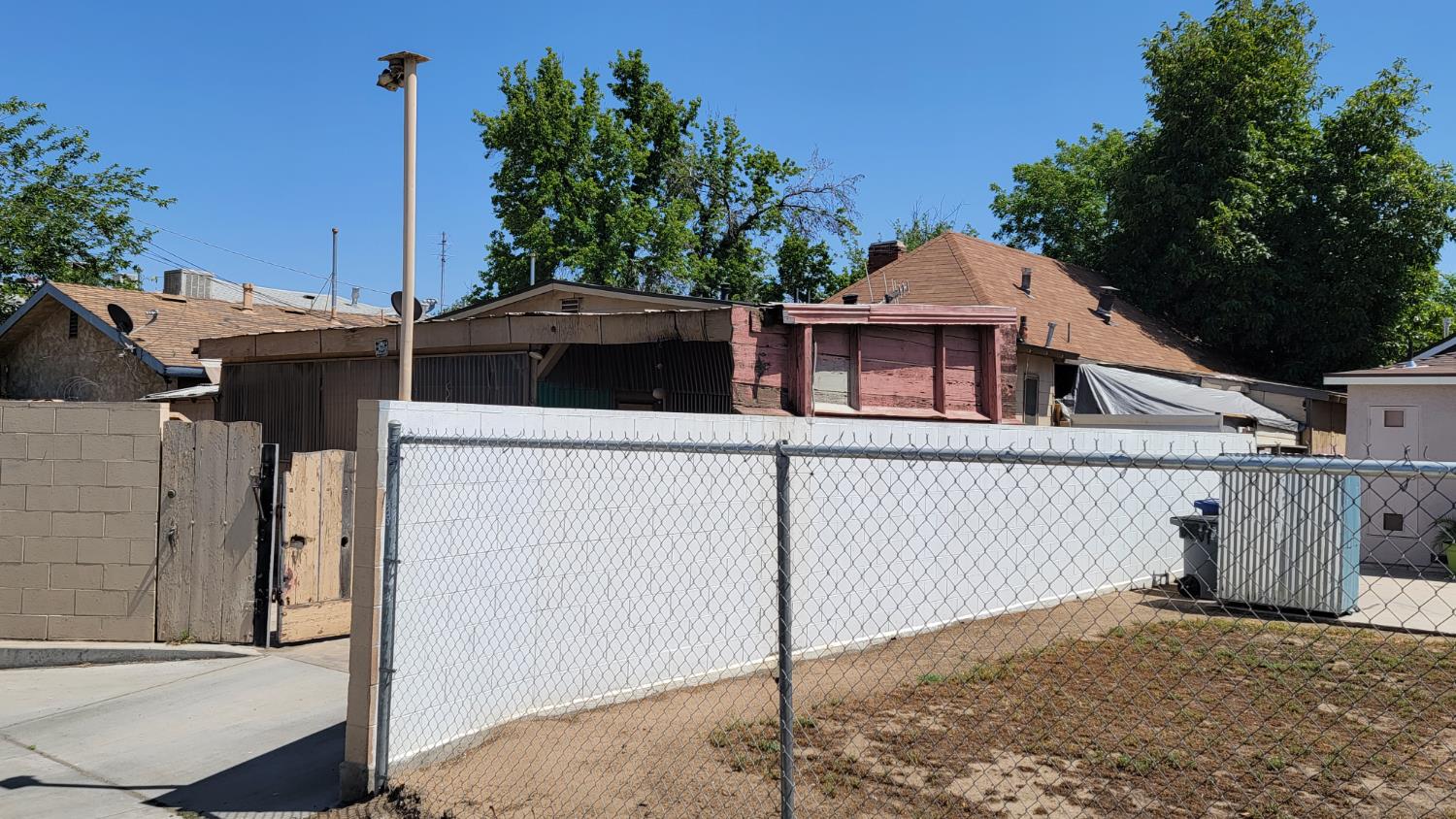 2217 E Webster Ave, Fresno, CA 93701