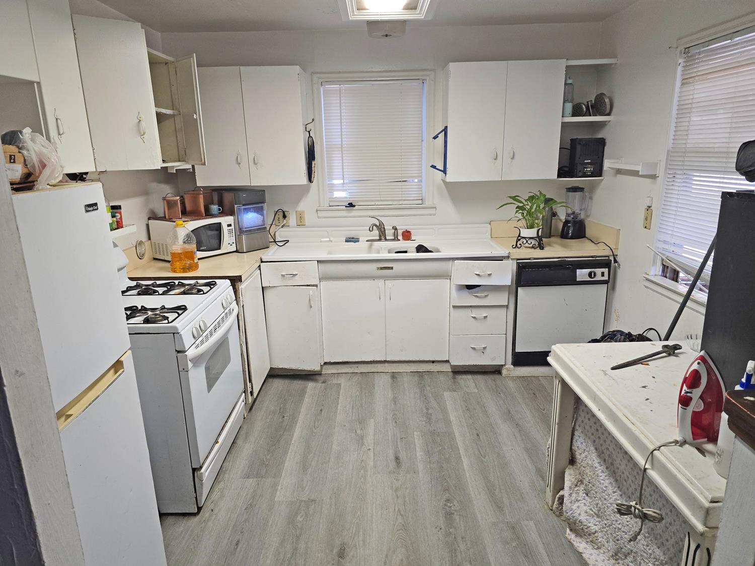 2217 E Webster Ave, Fresno, CA 93701