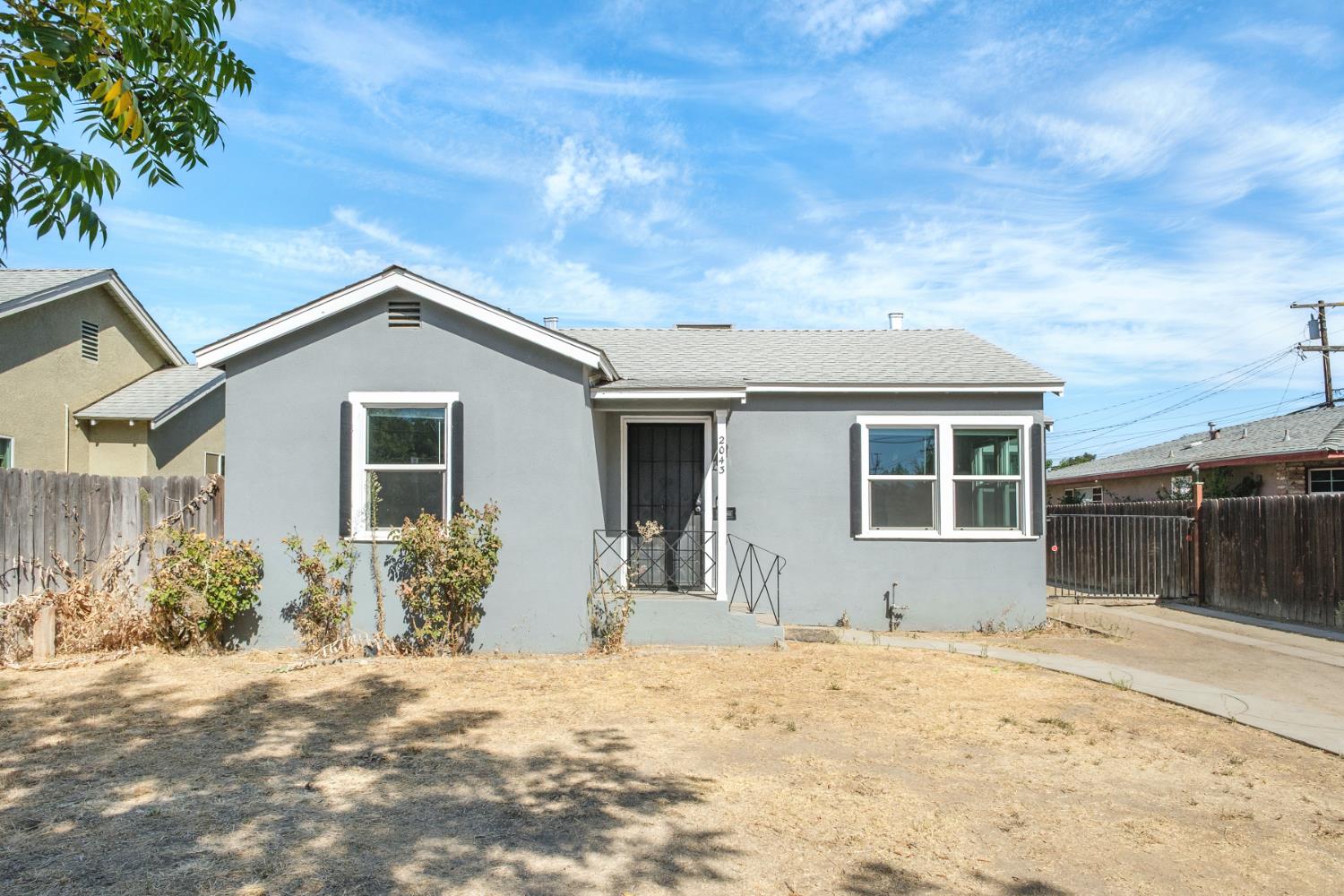 2043 11Th St, Reedley, CA 93654