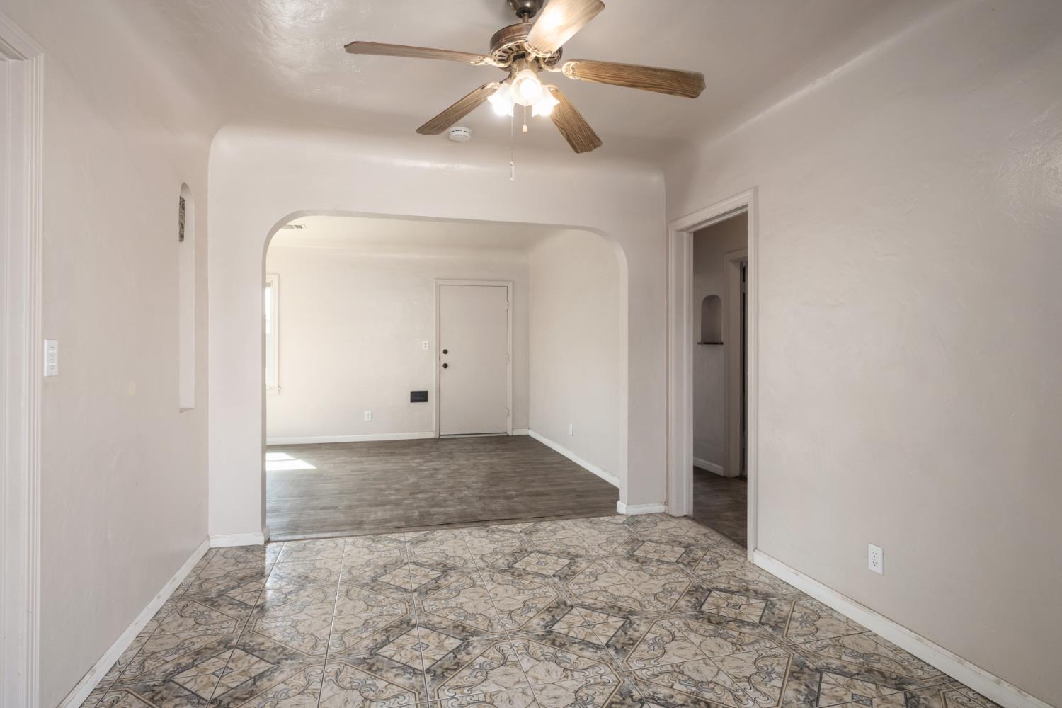 2043 11Th St, Reedley, CA 93654