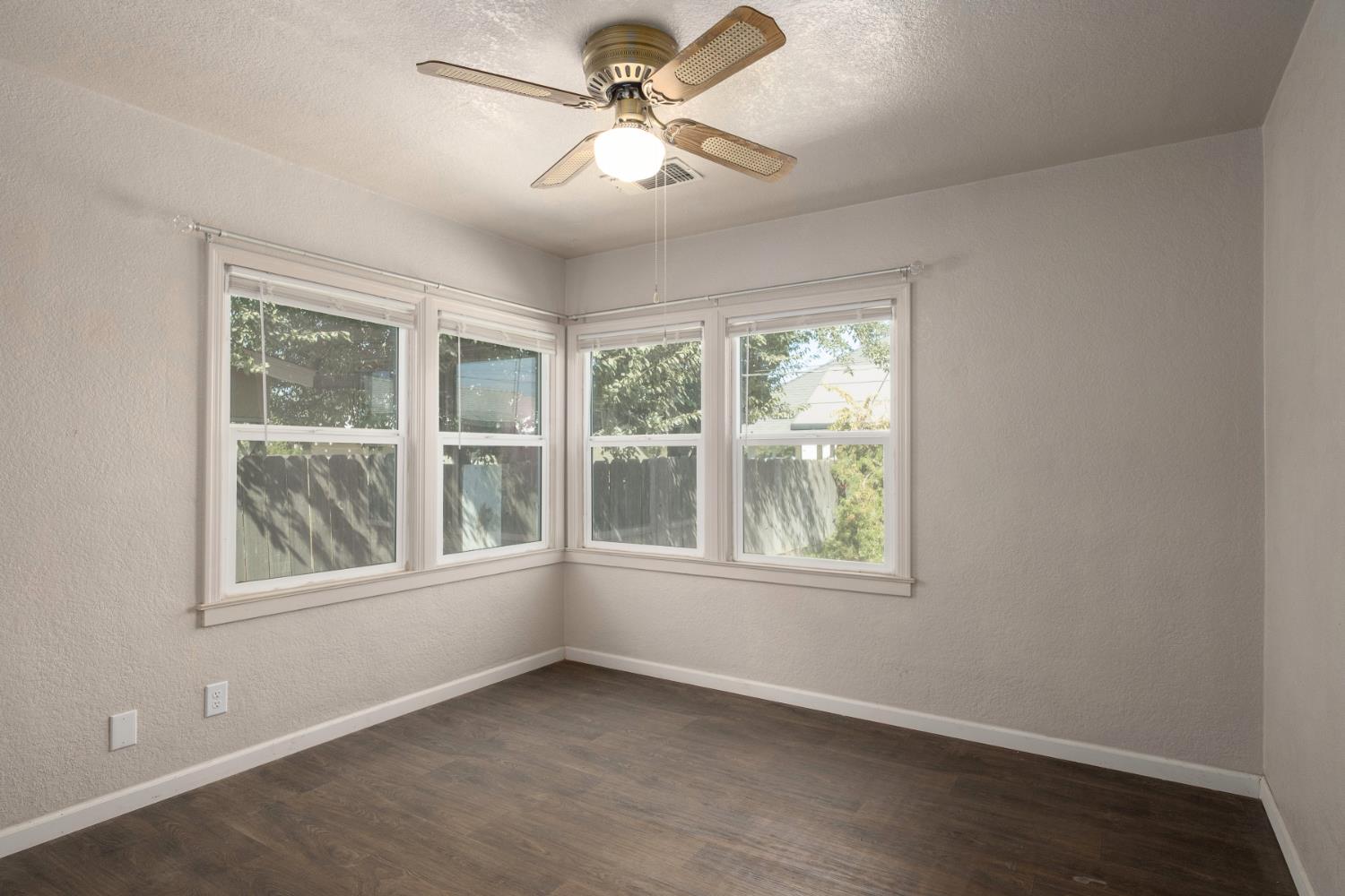 2043 11Th St, Reedley, CA 93654