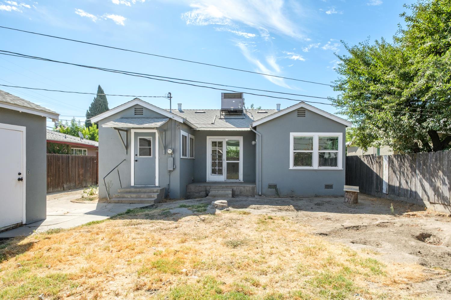 2043 11Th St, Reedley, CA 93654