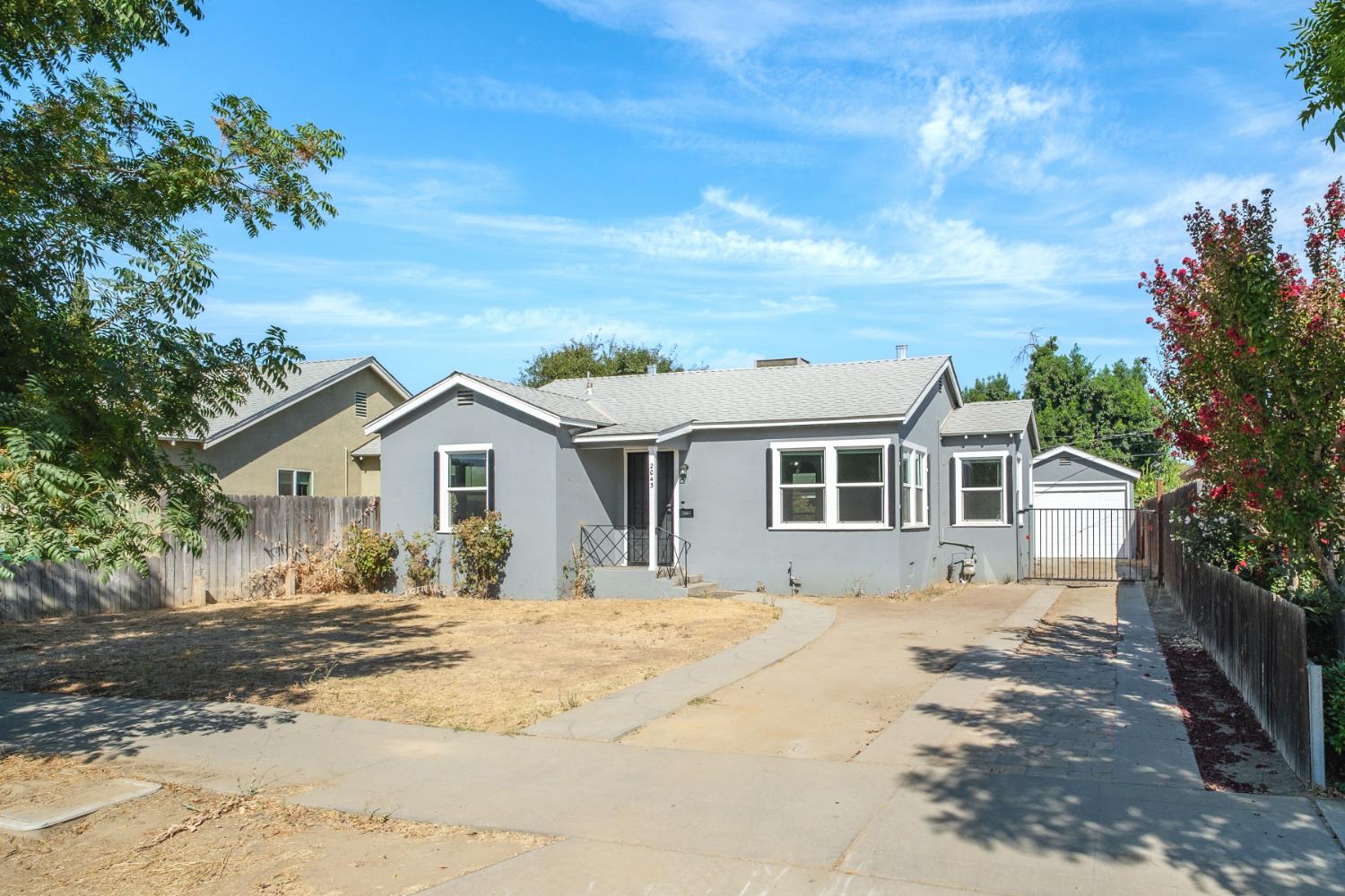 2043 11Th St, Reedley, CA 93654