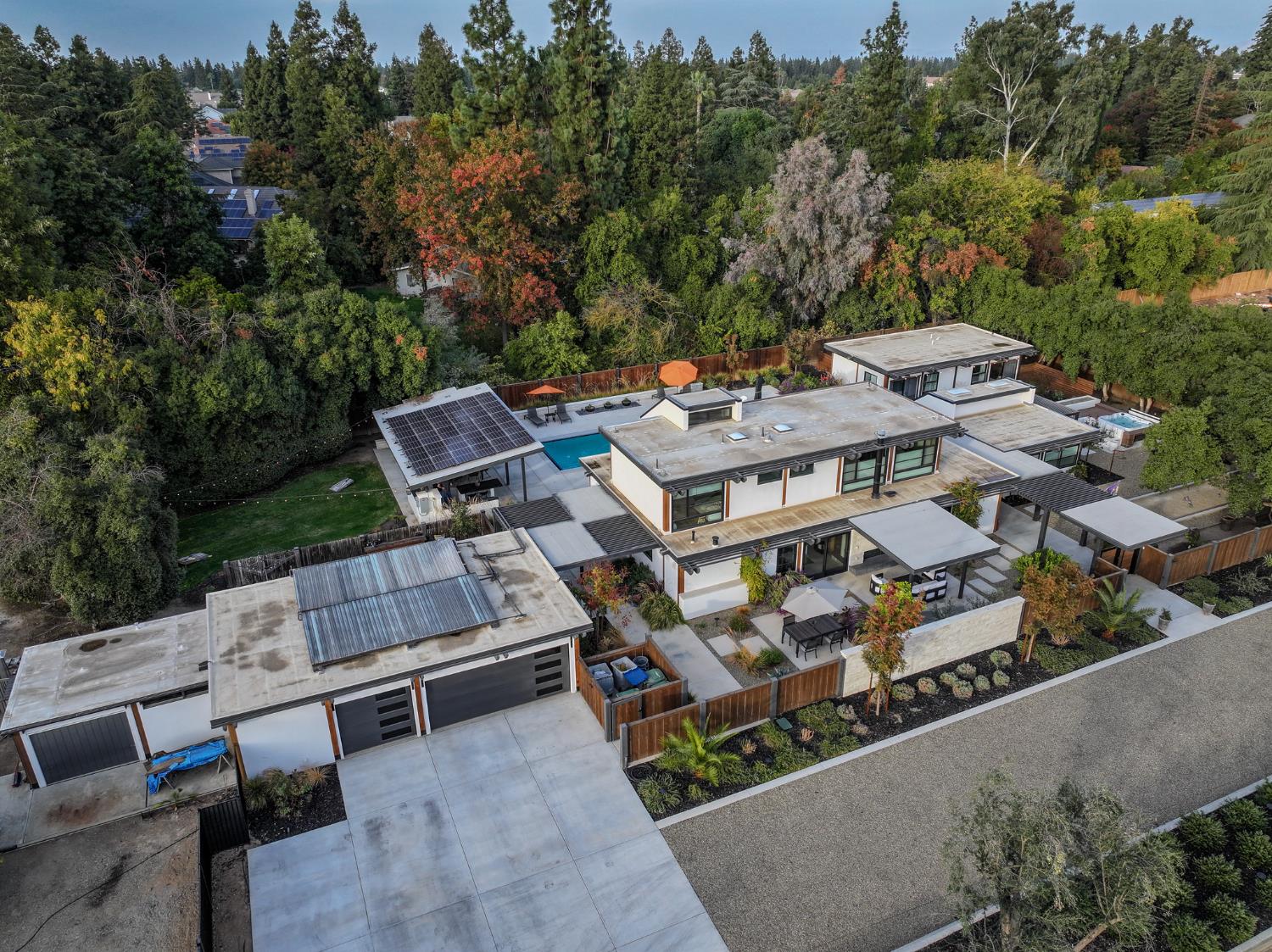 2284 W Palo Alto Ave, Fresno, CA 93711