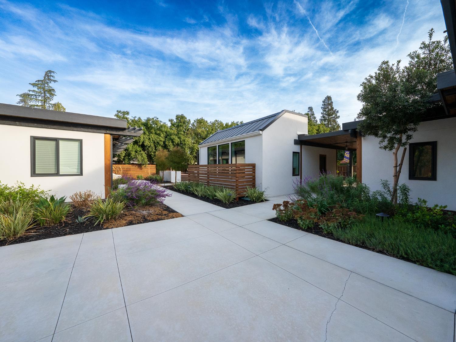 2284 W Palo Alto Ave, Fresno, CA 93711