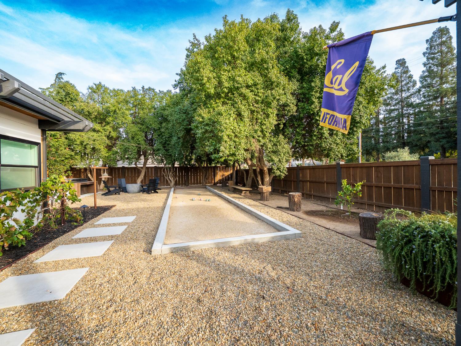 2284 W Palo Alto Ave, Fresno, CA 93711