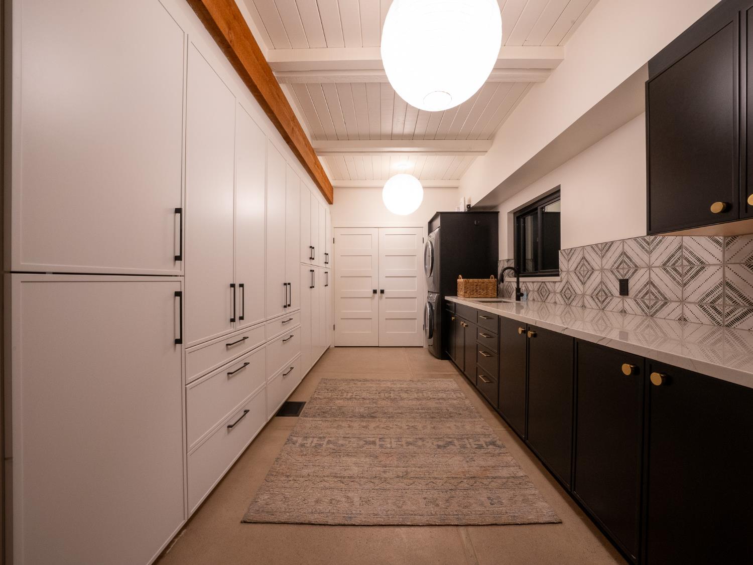 2284 W Palo Alto Ave, Fresno, CA 93711