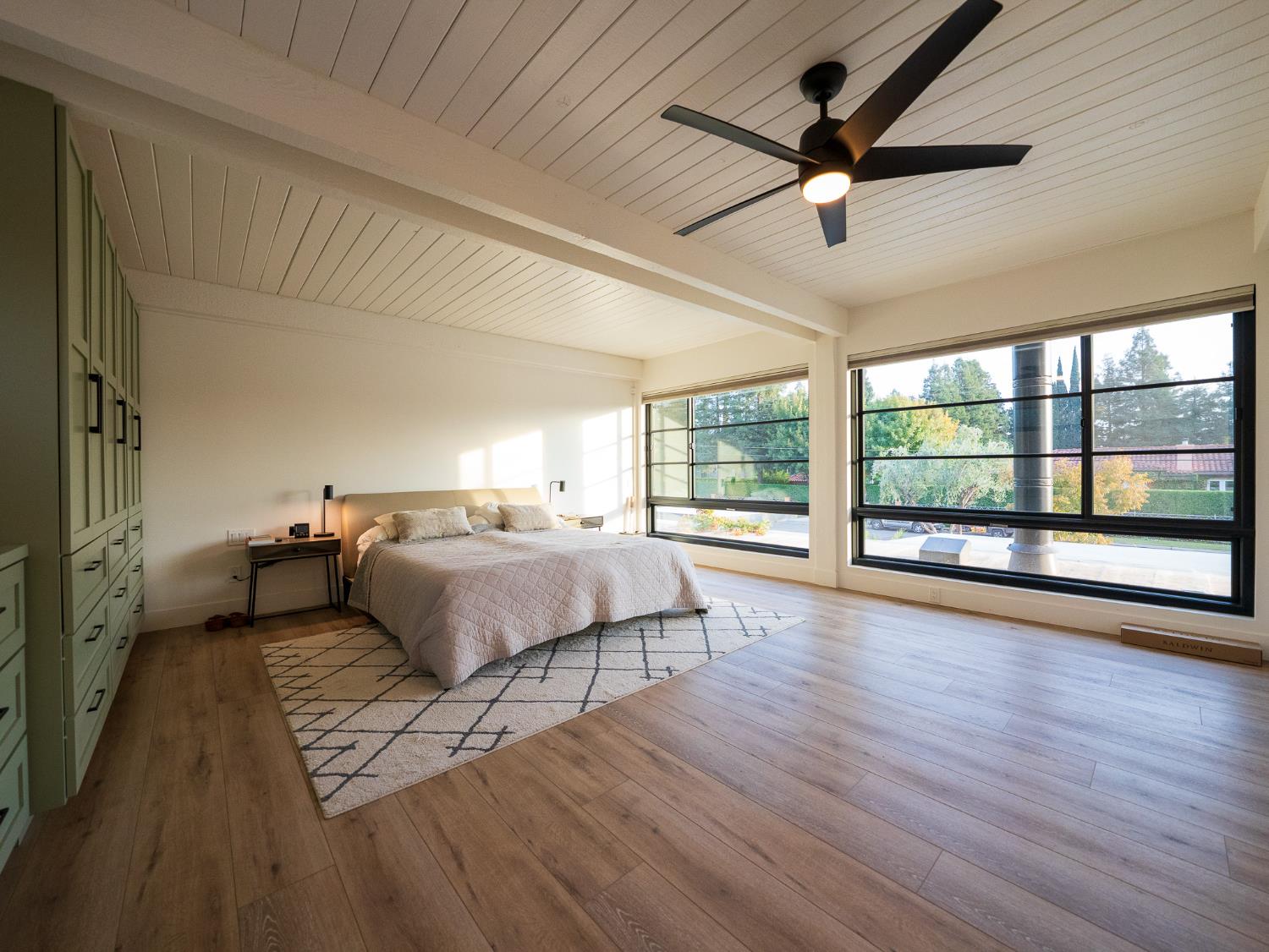 2284 W Palo Alto Ave, Fresno, CA 93711