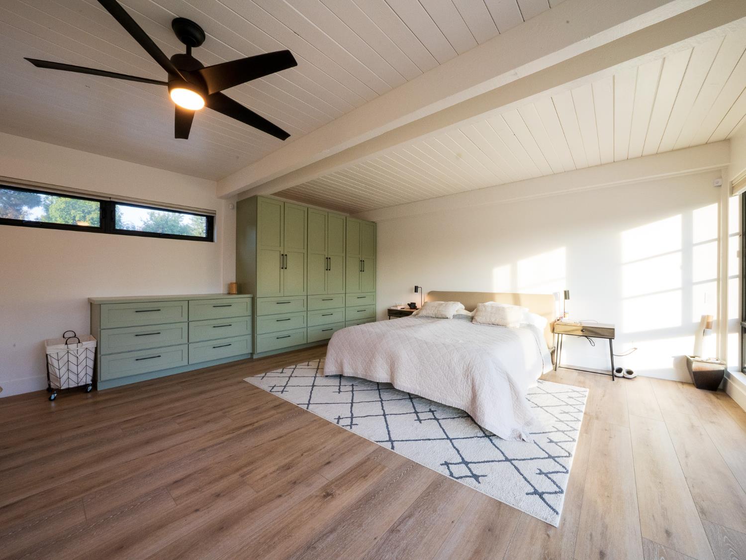 2284 W Palo Alto Ave, Fresno, CA 93711