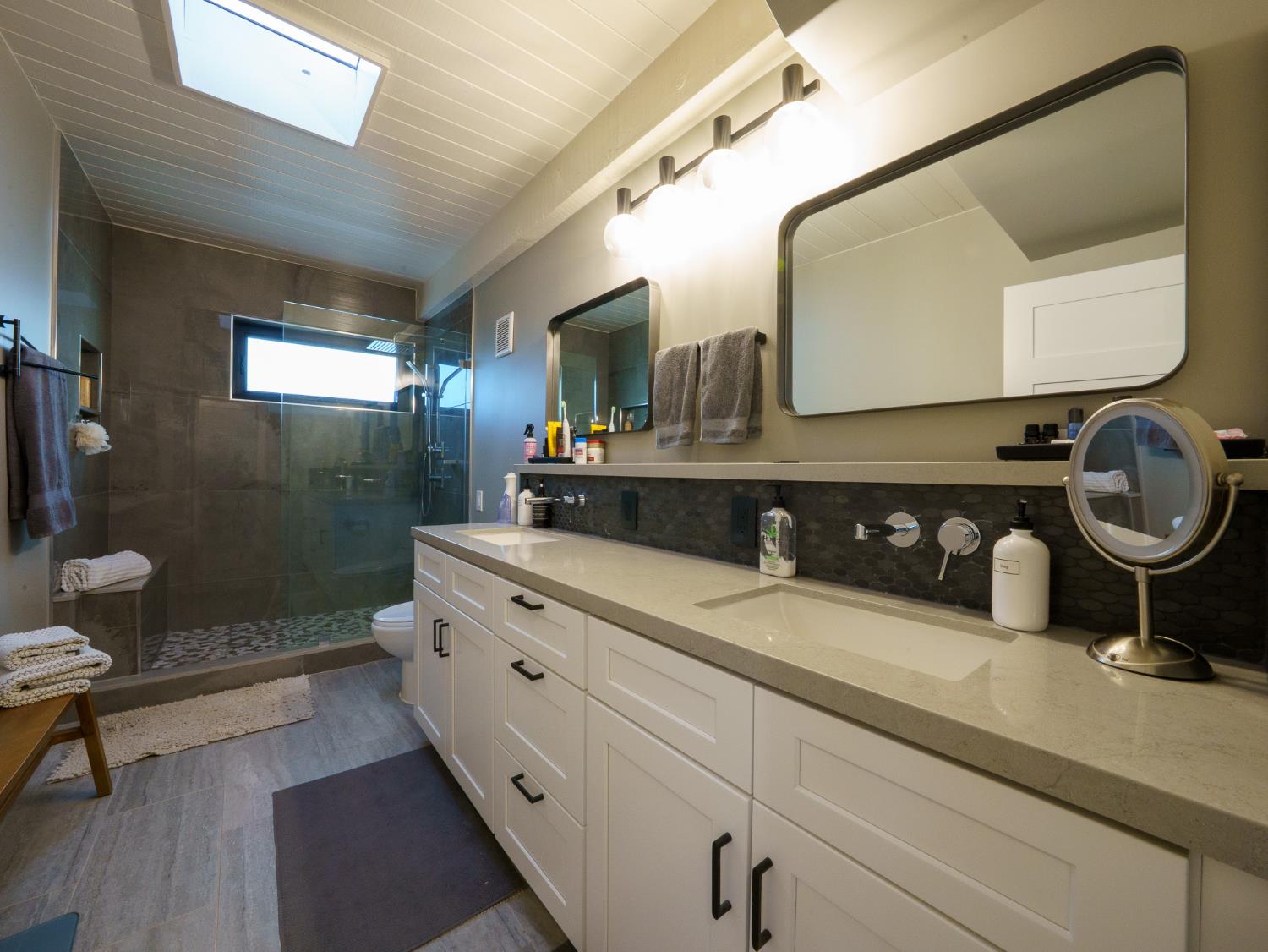 2284 W Palo Alto Ave, Fresno, CA 93711