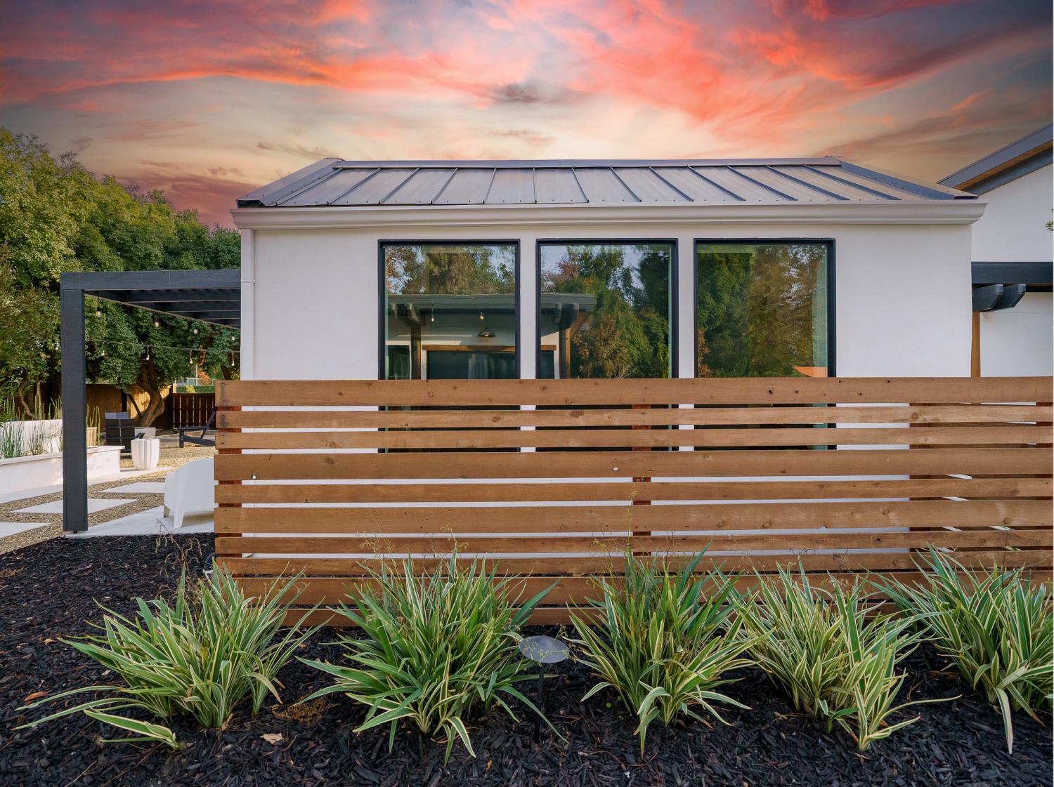 2284 W Palo Alto Ave, Fresno, CA 93711