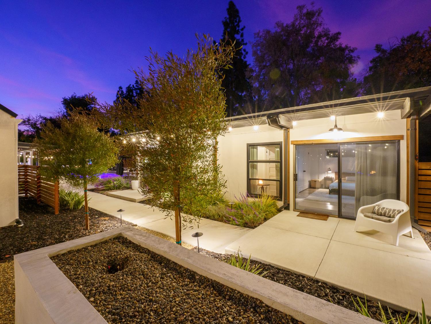 2284 W Palo Alto Ave, Fresno, CA 93711