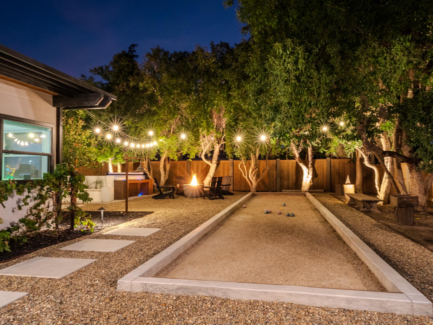 2284 W Palo Alto Ave, Fresno, CA 93711