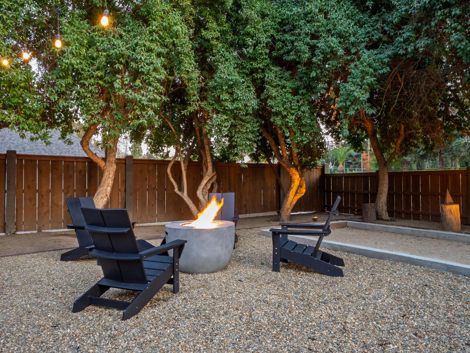 2284 W Palo Alto Ave, Fresno, CA 93711